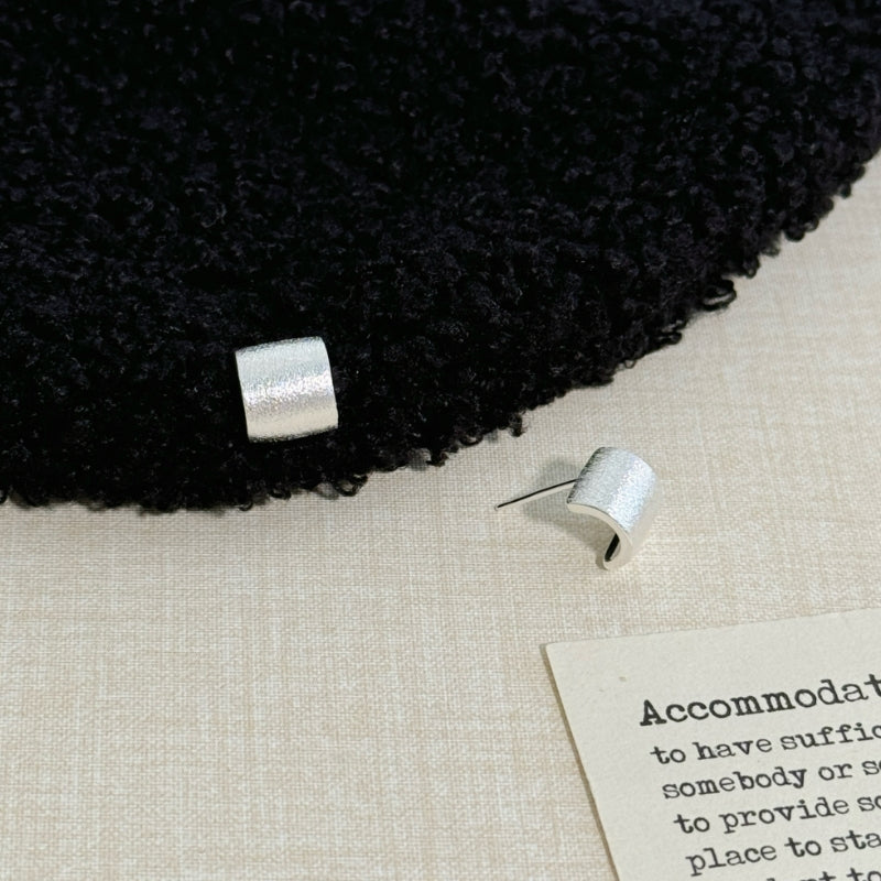 Delicate and unique, brushed, painless, piercing, ear clips